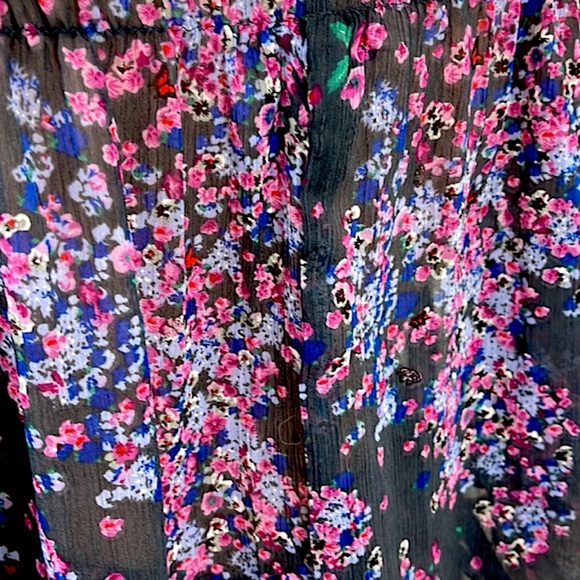 Fire Los Angeles Floral Crepe Sheer Cold-Shoulder Peasant Top - Picture 12 of 16